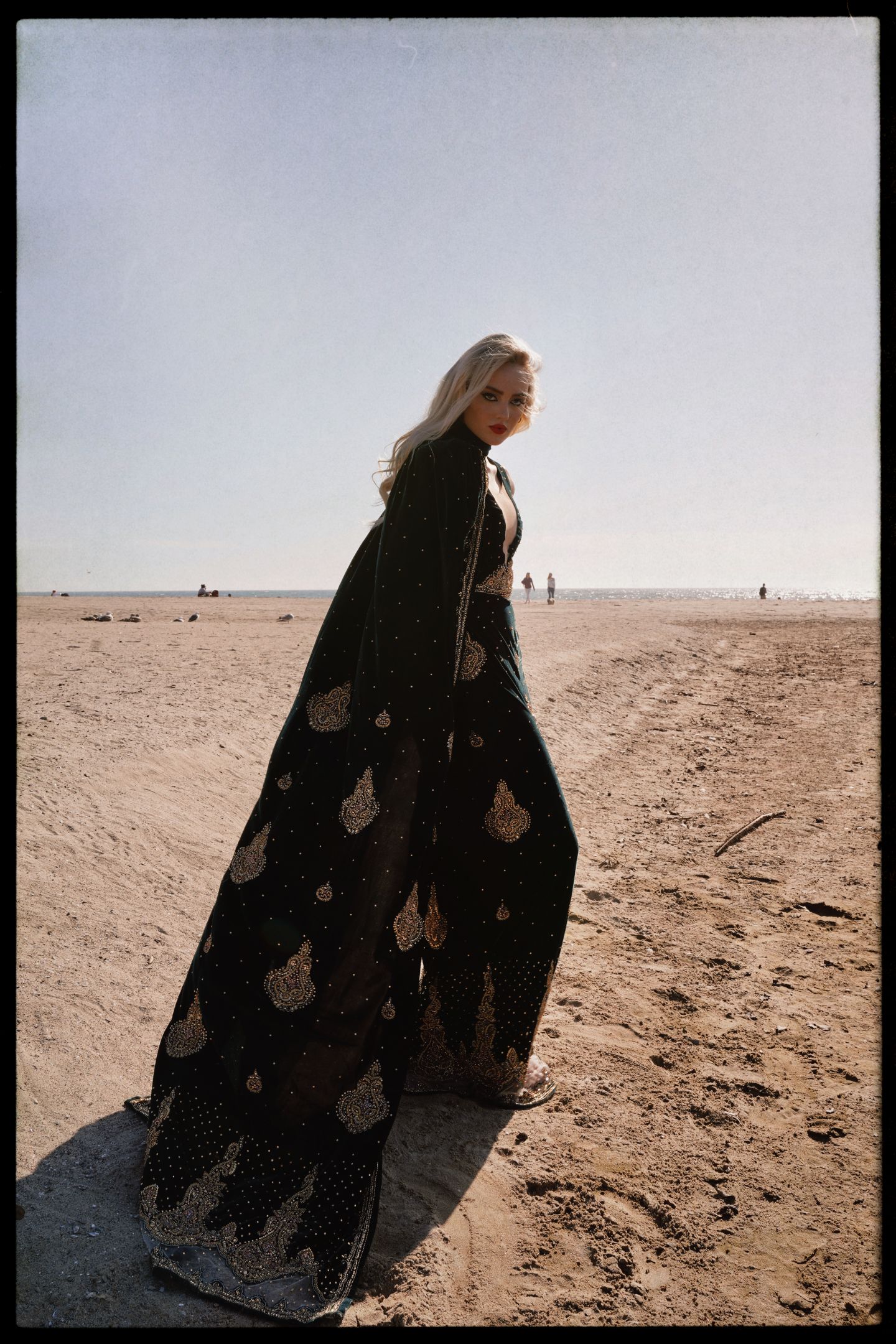 Light &amp;amp; Shadow editorial by Atlantis Studios with Hailey Thompson for Rebel Magazine
